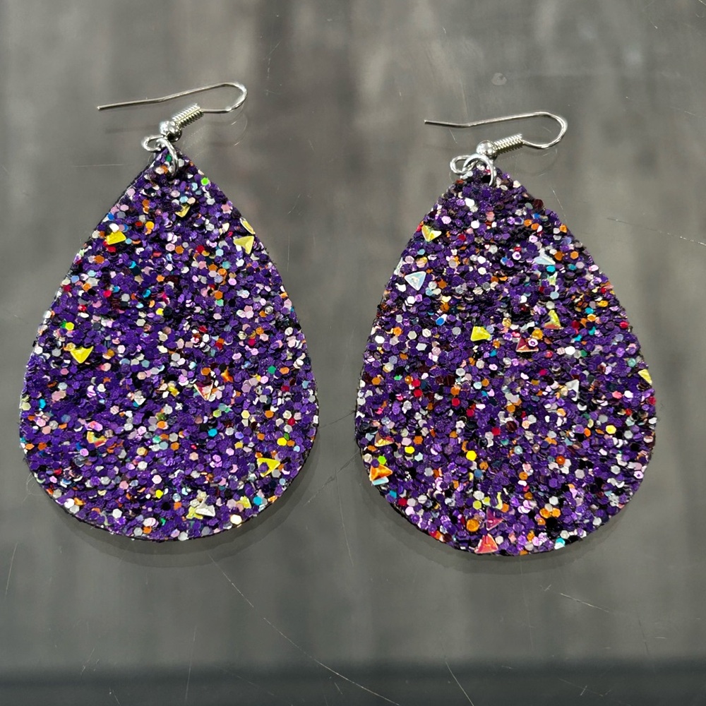 Sparkling Purple Teardrop Earrings(NWOT)